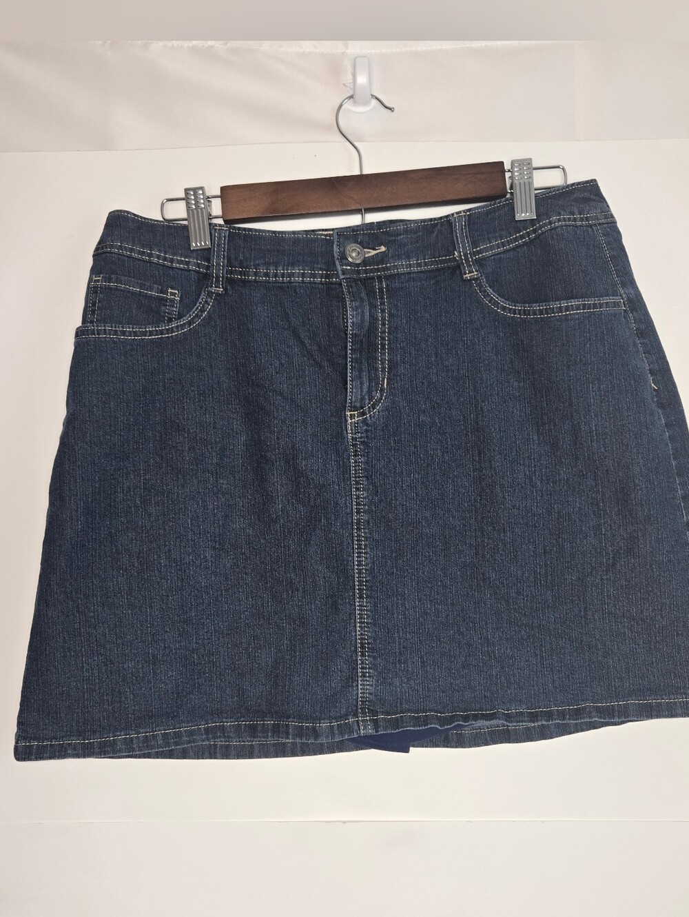 St. John's Bay Skort Women's 10 Denim blue skirt shorts coastal casual normcore
